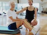 Полезно ли заниматься фитнесом пожилым людям